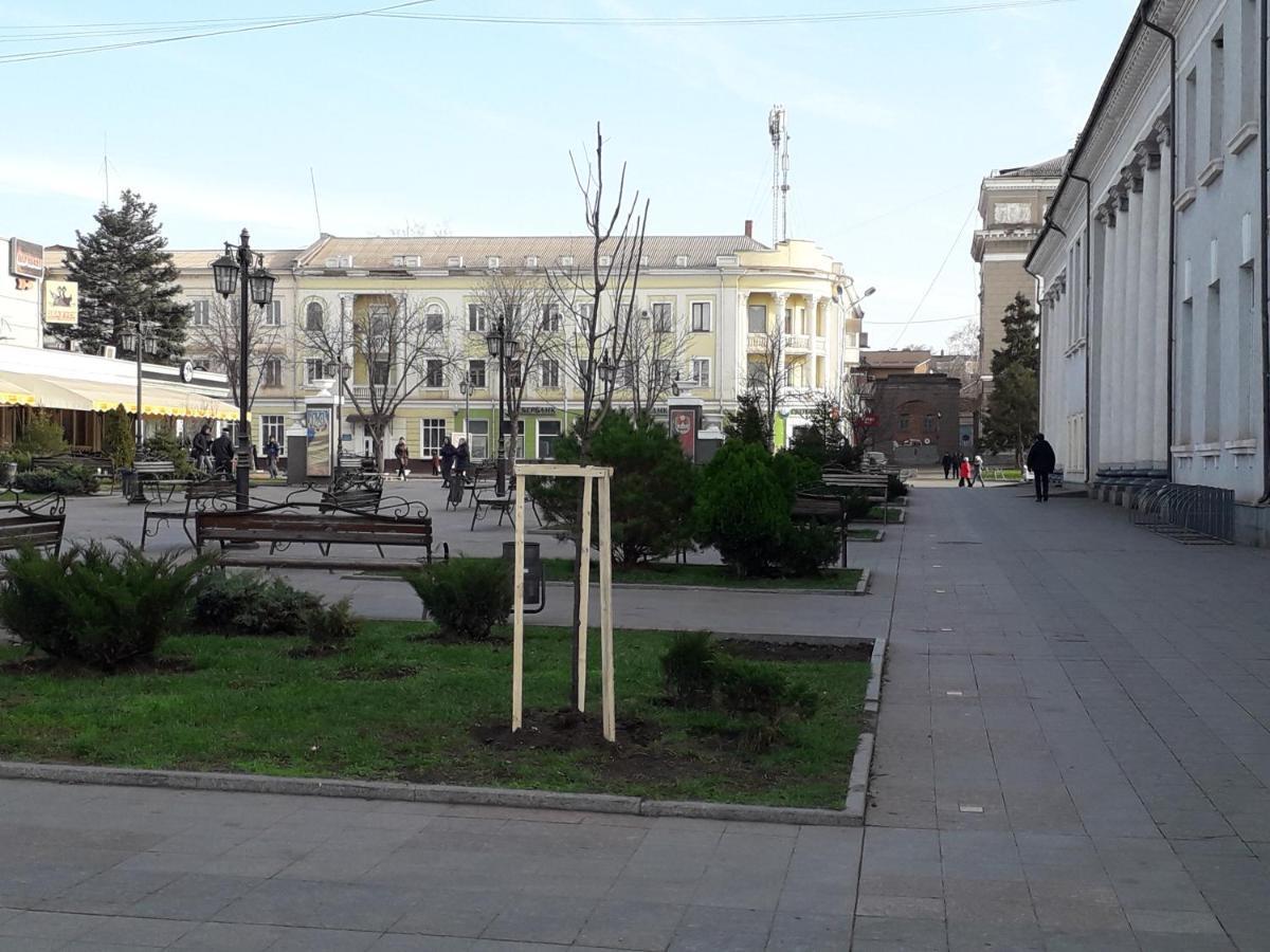 Апартаменты На Проспекте Почтовый Krivoy Rog Exterior foto