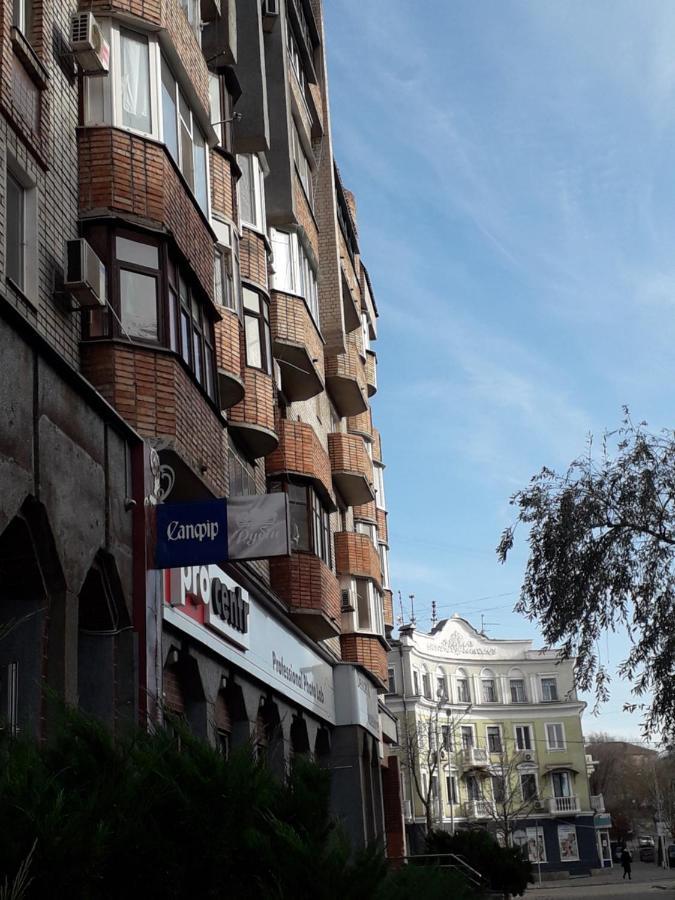 Апартаменты На Проспекте Почтовый Krivoy Rog Exterior foto