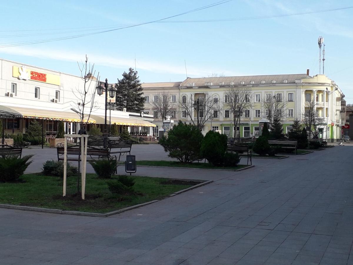 Апартаменты На Проспекте Почтовый Krivoy Rog Exterior foto